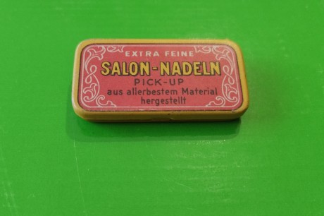 Zo zbierkového fondu SIOZZZ: gramofónové ihly SALON-NADELN PICK UP